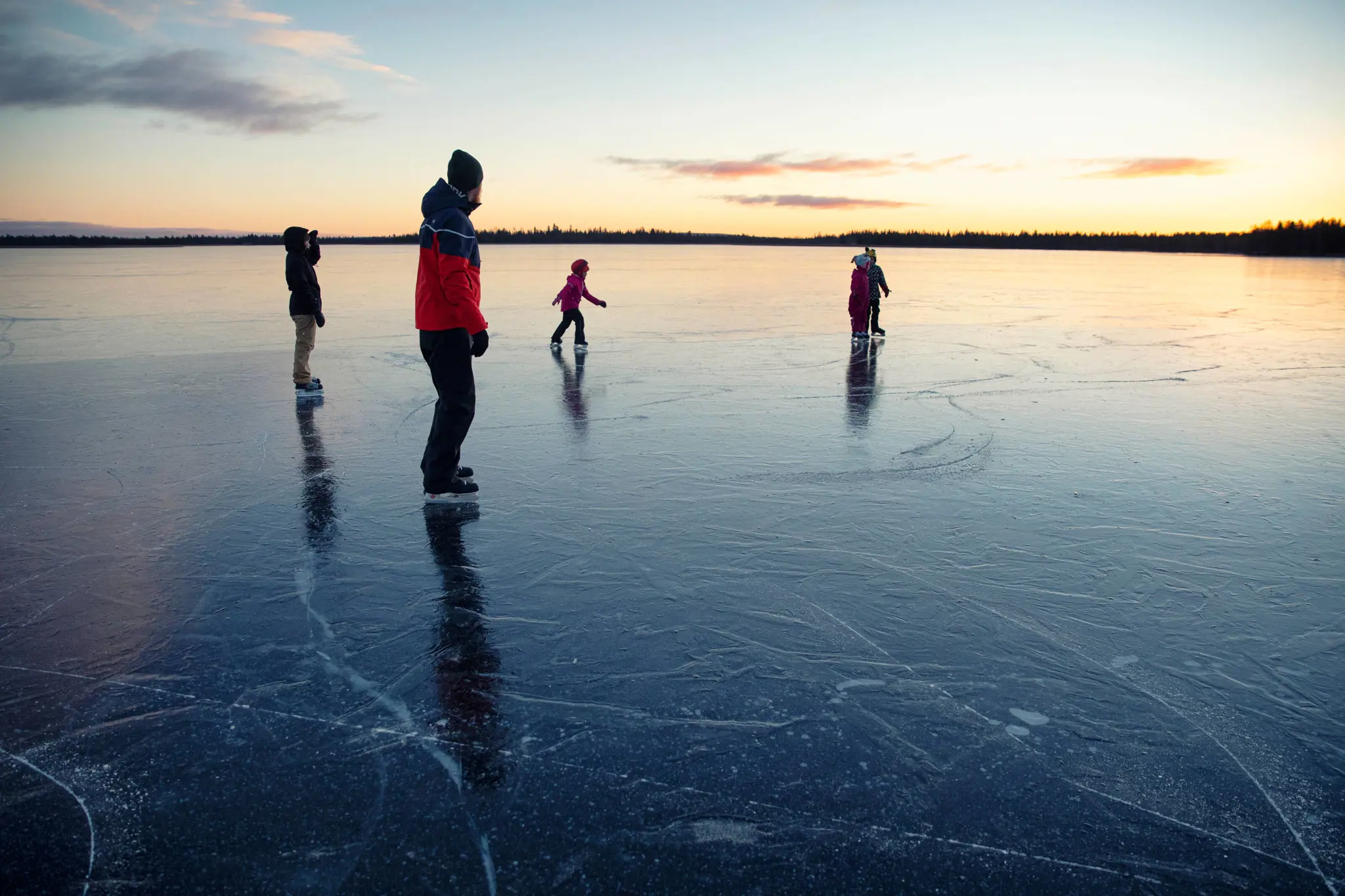 voyage-en-laponie-en-famille-patinage